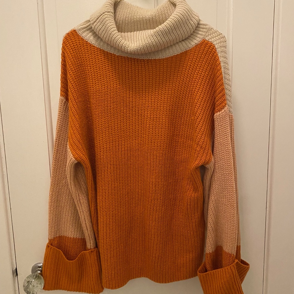 Simplee Colorblock Sweater - Picture 5 of 5
